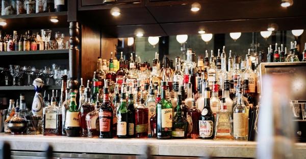 Купуйте, скільки хочете, але не пийте: про що антиалкогольний план Кабінету міністрів Купуйте, скільки хочете, але не пийте: про що антиалкогольний план Кабінету міністрів