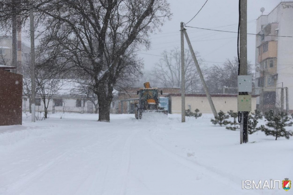 В Ізмаїлі вхурделило: місто накрив циклон
