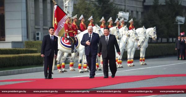 Лукашенко прибув до Північної Кореї вперше за понад 30 років правління Лукашенко прибув до Північної Кореї вперше за понад 30 років правління