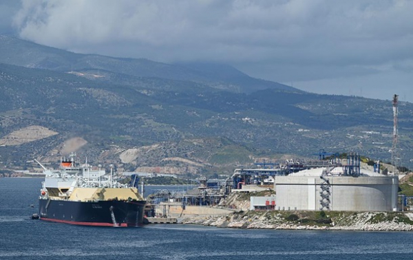 Украина договаривается с Грецией о поставках дизеля и газа Украина договаривается с Грецией о поставках дизеля и газа