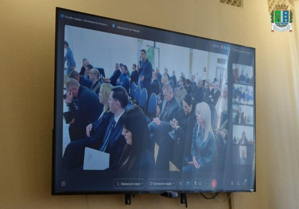 Питання аварійної дамби на Дунаї та стан озер потребують нагального вирішення Питання аварійної дамби на Дунаї та стан озер потребують нагального вирішення