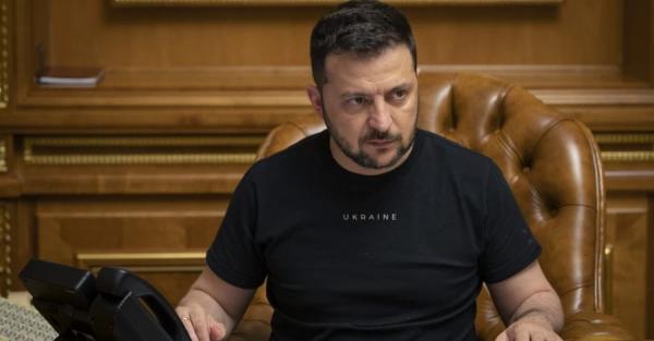 Зеленський підписав закон про протидію дискримінації та домаганням в армії 