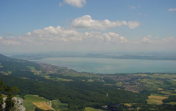 В Швейцарии на дне озера нашли груз римского корабля В Швейцарии на дне озера нашли груз римского корабля