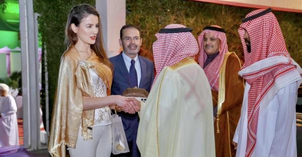 Посол України в Омані, яка викликала обговорення своїм вбранням, прокоментувала ситуацію 