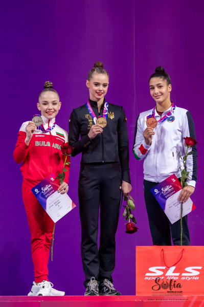 17річна гімнастка Таїсія Онофрійчук завоювала своє друге "золото" Кубка світу