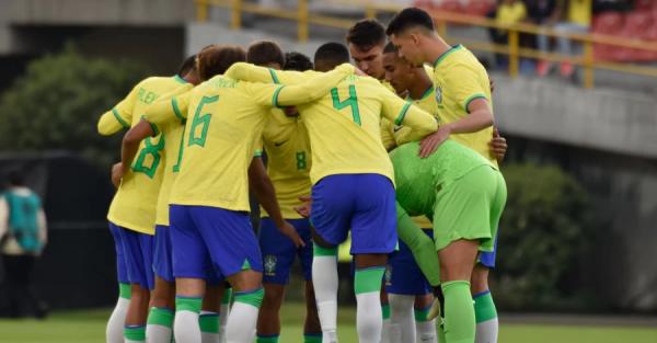 Игрокам сборной Бразилии выплатят по миллиону долларов за победу на чемпионате мира Игрокам сборной Бразилии выплатят по миллиону долларов за победу на чемпионате мира