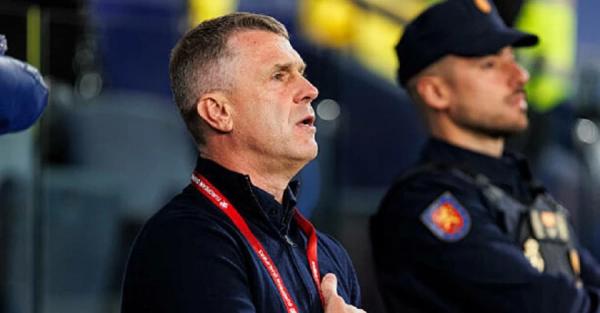 Ребров полишає посаду тренера збірної України після поразки у поєдинку зі Швецією Ребров полишає посаду тренера збірної України після поразки у поєдинку зі Швецією