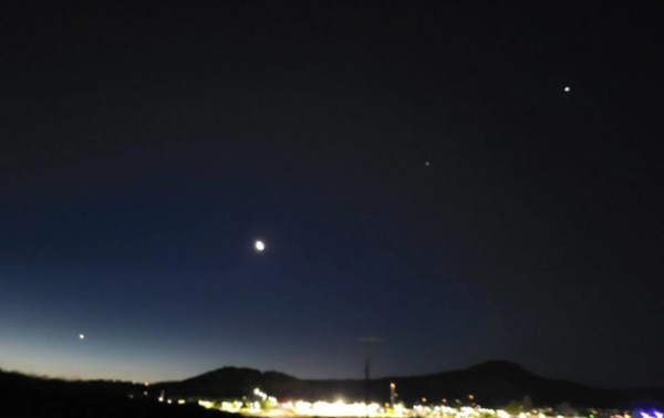 NASA опубликовало фото парада планет NASA опубликовало фото парада планет