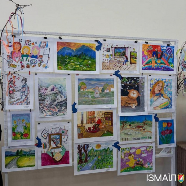 В Ізмаїлі відкрили виставку «Весна малює» в міському центрі культури ім. Петра Чакіра В Ізмаїлі відкрили виставку «Весна малює» в міському центрі культури ім. Петра Чакіра