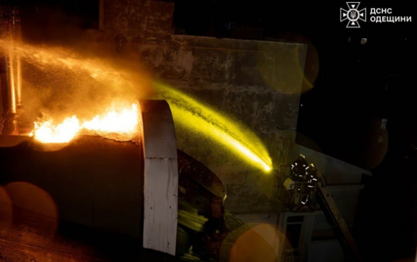 Россияне ударили по портам Одессы: повреждено судно под флагом Науру