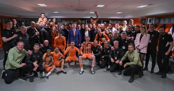 Шахтер в Кракове разгромил нидерландцев на глазах у Ахметова  