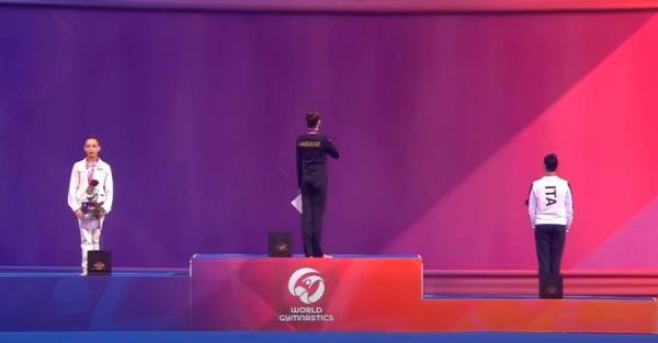 На Кубку світу російська гімнастка демонстративно відвернулася від прапора України – заява УФГ На Кубку світу російська гімнастка демонстративно відвернулася від прапора України – заява УФГ