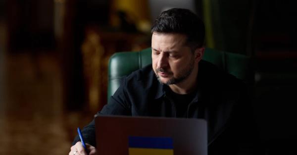 Зеленський подовжив військовий збір на три роки після війни Зеленський подовжив військовий збір на три роки після війни