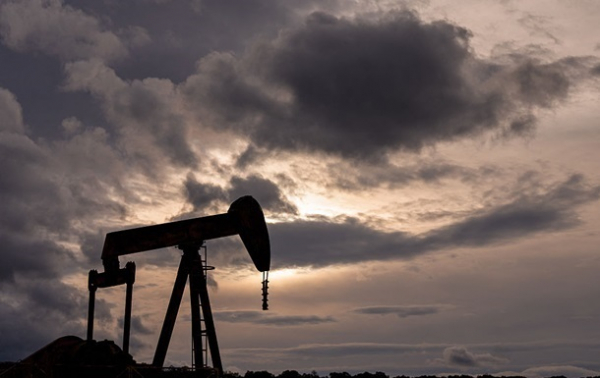 Цены на нефть снижаются Цены на нефть снижаются