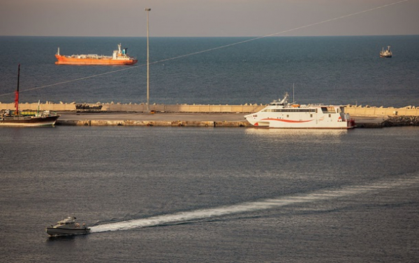 Два танкера из Катара не решились пересечь Ормузский пролив - СМИ Два танкера из Катара не решились пересечь Ормузский пролив - СМИ