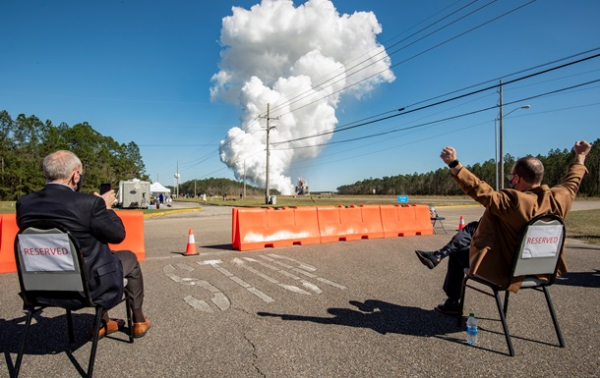 Повернення на Місяць. NASA запускає суперракетуСюжет