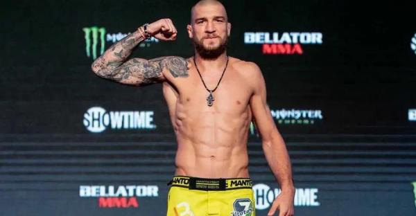 Українець Ярослав Амосов здобув другу перемогу в UFC
