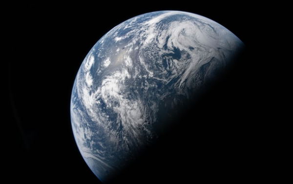 NASA опублікувало понад 12 тисяч фото місії Artemis II 
