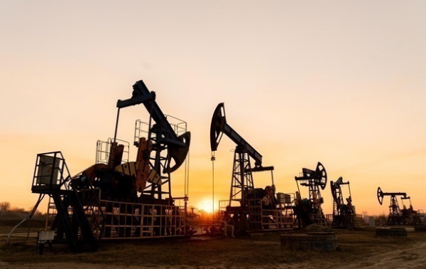 Нефть дорожает из-за возможной эскалации на Ближнем Востоке