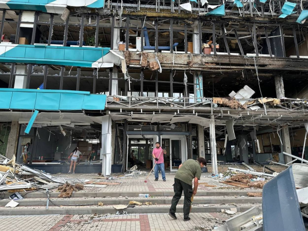 Измаильчане подключились к разбору завалов после атаки на город российских беспилотников