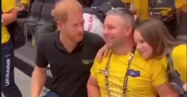 Принц Гарри встал на колено рядом с украинским защитником на Играх непокоренных  