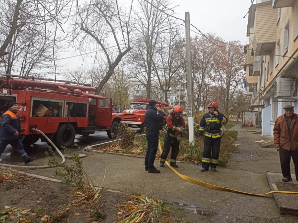 В Измаиле пожарные спасли и горящей квартиры бабушку