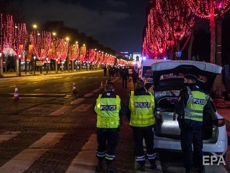 Во Франции при попытке разогнать нелегальную новогоднюю вечеринку пострадали полицейские