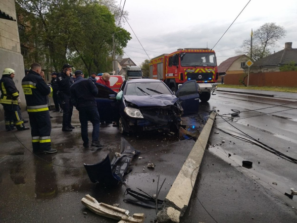 В Измаиле сегодня произошло сразу два ДТП: пострадали машины и столбы