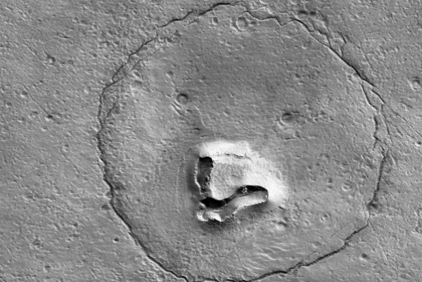 На Марсе увидели "морду медведя"