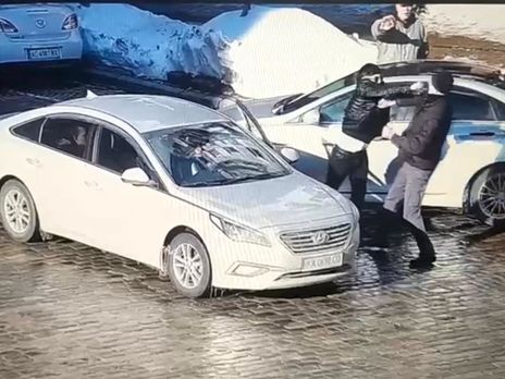 Суд в Киеве арестовал водителя, после ударов которого скончался пешеход