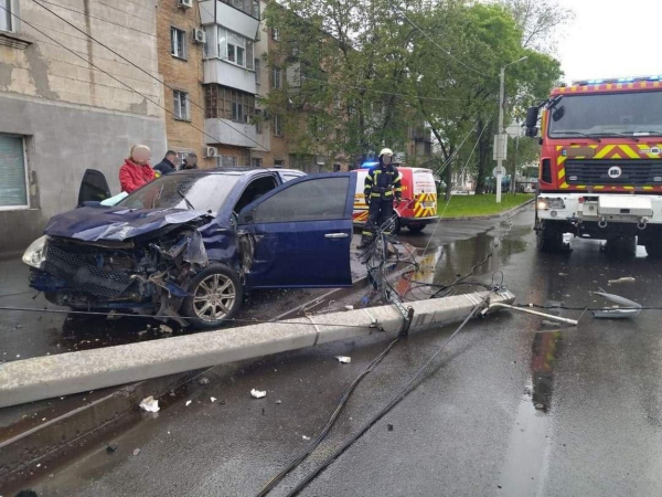 В Измаиле сегодня произошло сразу два ДТП: пострадали машины и столбы